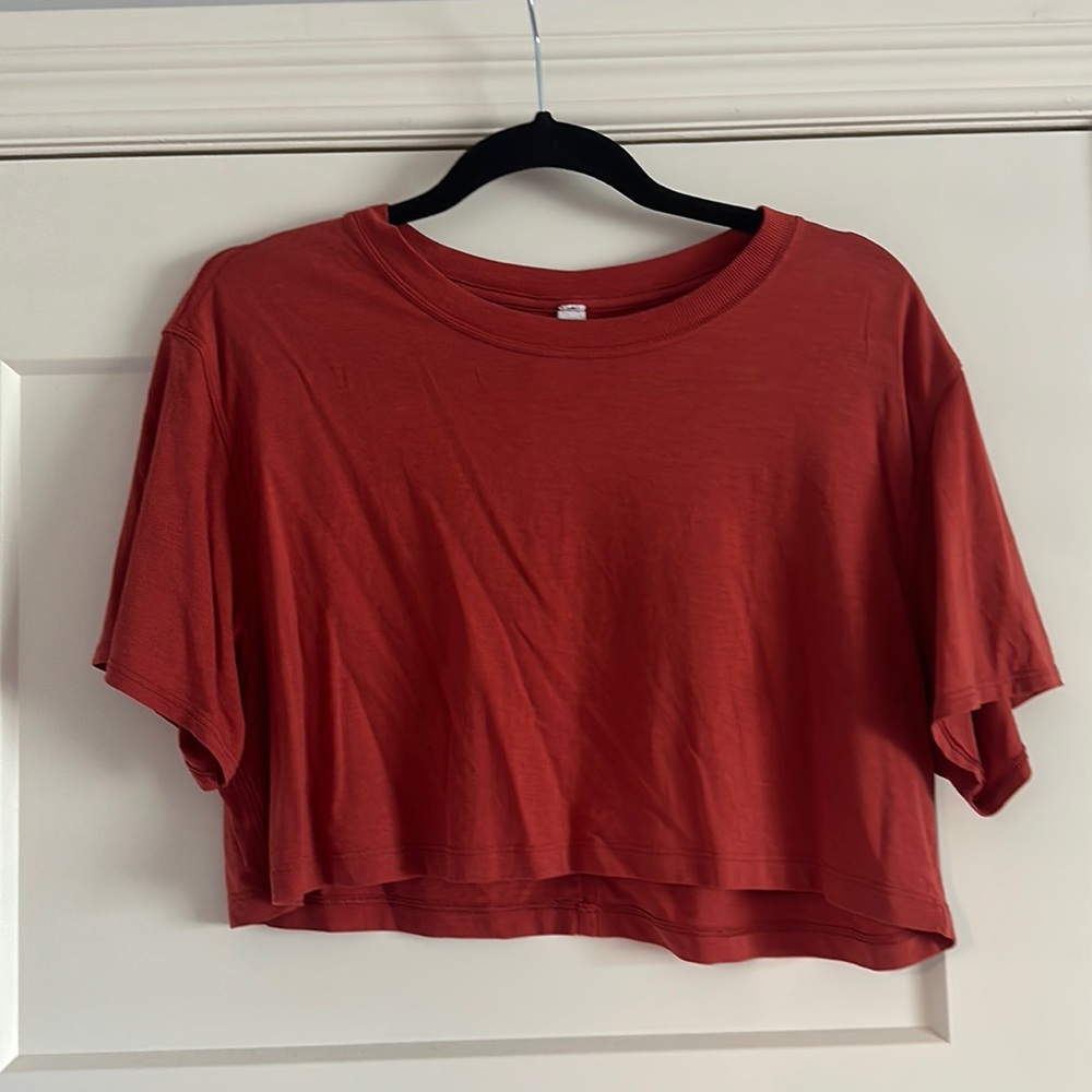 lululemon all yours cropped T-shirt, size 6, color-burnt orange
